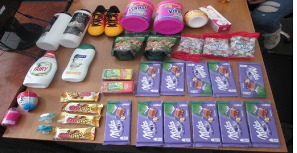 Dopo 400 kg di cocaina a Lipjan, la polizia afferra 11 Milka e 10 centesimi di cioccolato a Mitrovica