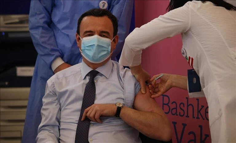 Vetevendosje a fait l'éloge des vaccins fournis par le Kosovo