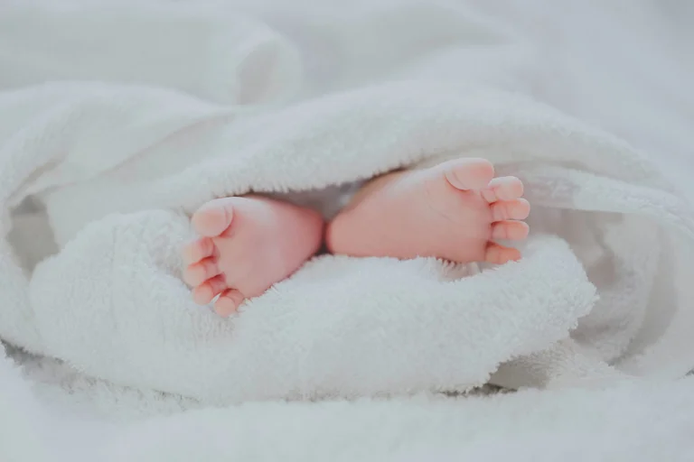 Il più grande errore dei genitori di guidare i loro figli su una sedia a rotelle