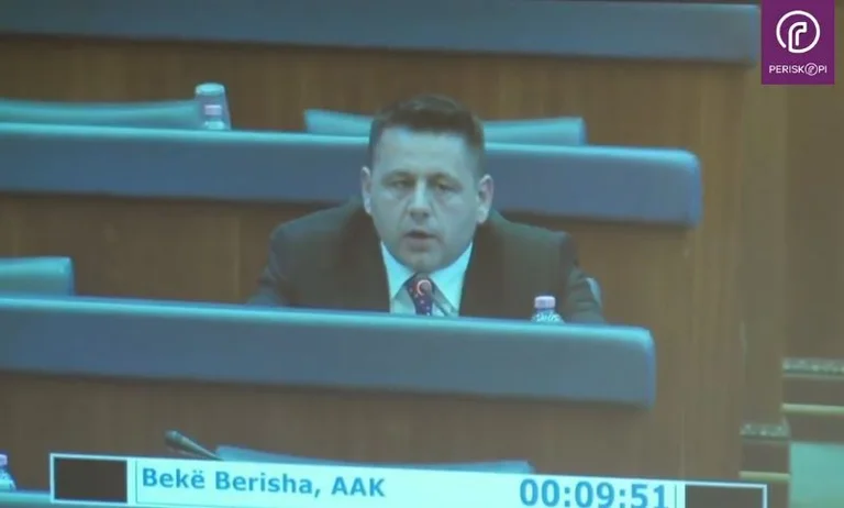 Usted de deportes pesados, Konjufca se dirige a Beka Berisha después de Kurti Sıria escuchó la pregunta