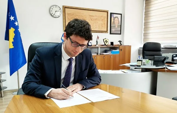 Agreement signed worth 25m euros to offer medical services affected by the virus