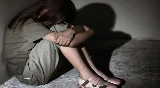 Confessione di una madre di 11 anni abusata sessualmente da un bambino di 60 anni