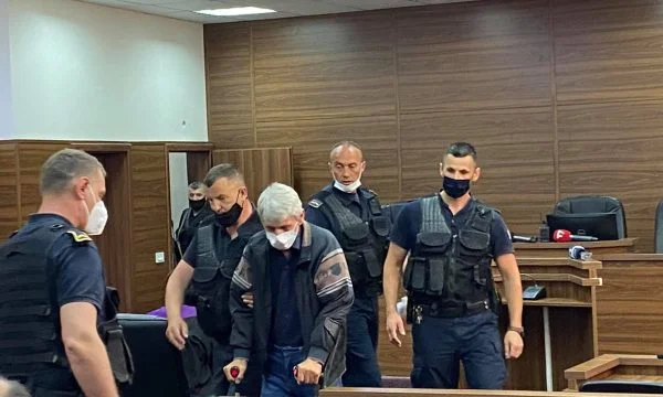 Il momento in cui l'assassino di Donjeta Pajazit è condannato a vita in prigione (Video)