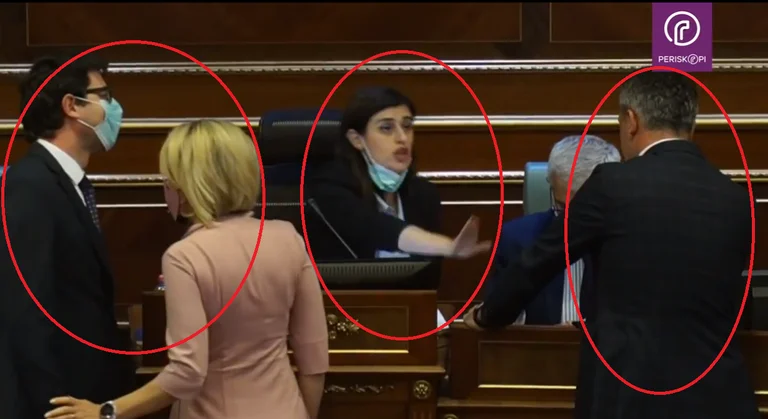 Sie weisen meinen Finger auf a” Spannungen zwischen Eisen Murat, Saranda Boguyevci und Arben Gashi