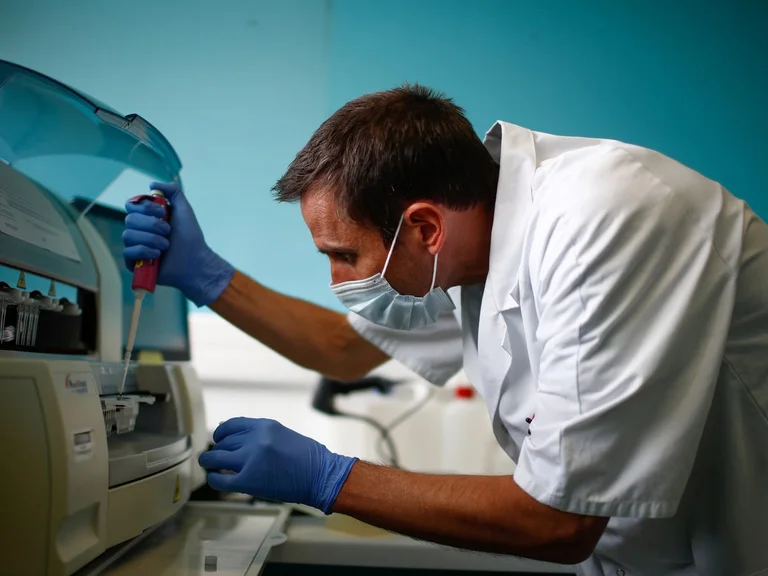 Neue Studie: Coronavirus kann in Sperma leben