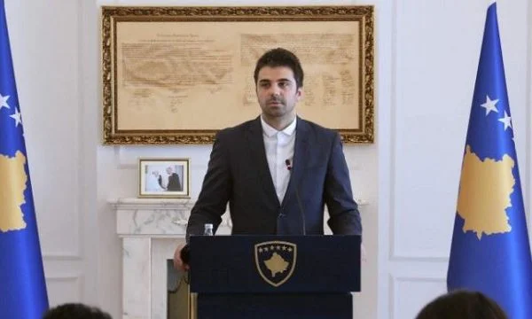 Ex consejero Thaci: Kurt en la Oposición era un halcón, se convirtió en un pollo en el gobierno