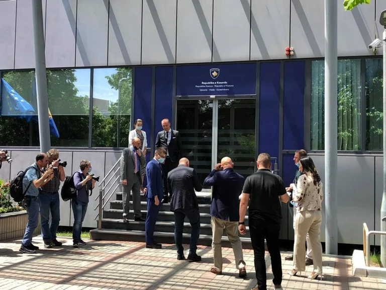 Riunioni governative-ottica: Haradinaj dirige l'ufficio di Kurti