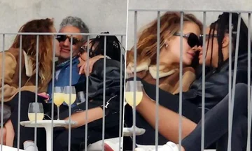 Il s'avère que la vidéo regarder Rita Ora embrasser avec le célèbre réalisateur et actrice