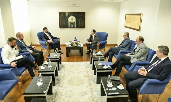 Kurti diskutierte bei Treffen mit Vertretern des Nationalrats die Situation in Presevo