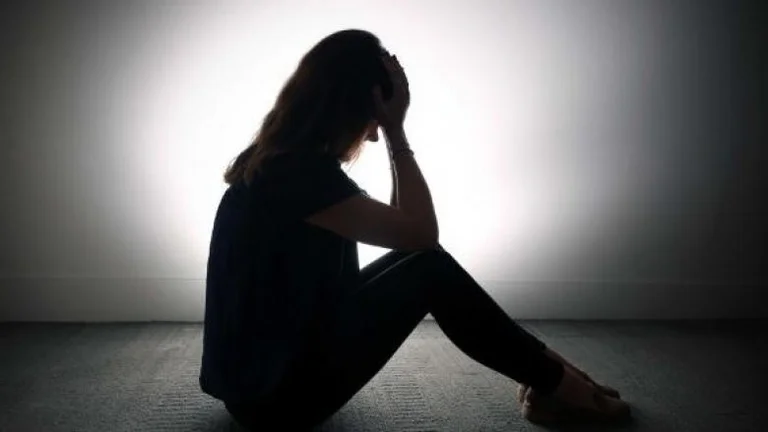 Gewalt hört auf: Der Bruder schlägt seine Schwester und Vater hat zwei Mädchen getötet