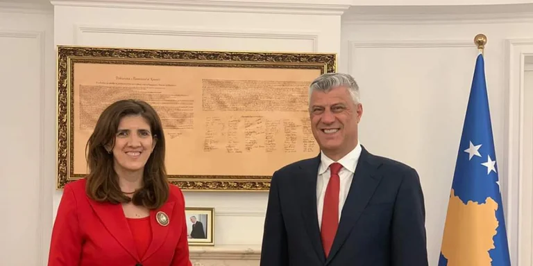 Tag des Präsidenten, Musliu postiert Fotos mit Thaci: Niemand kann die Geschichte ändern