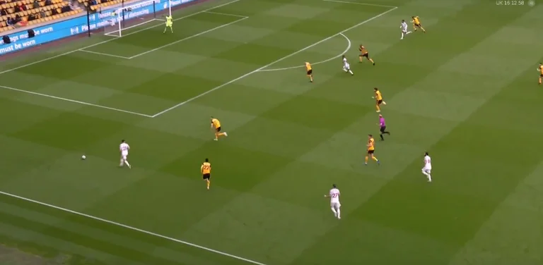 Manchester United mit einer Superaktion geht gegen Wolfes voran.