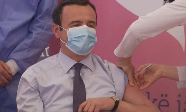 Vaccina da nessuna parte, Kurti spera di aumentare il numero di vaccini