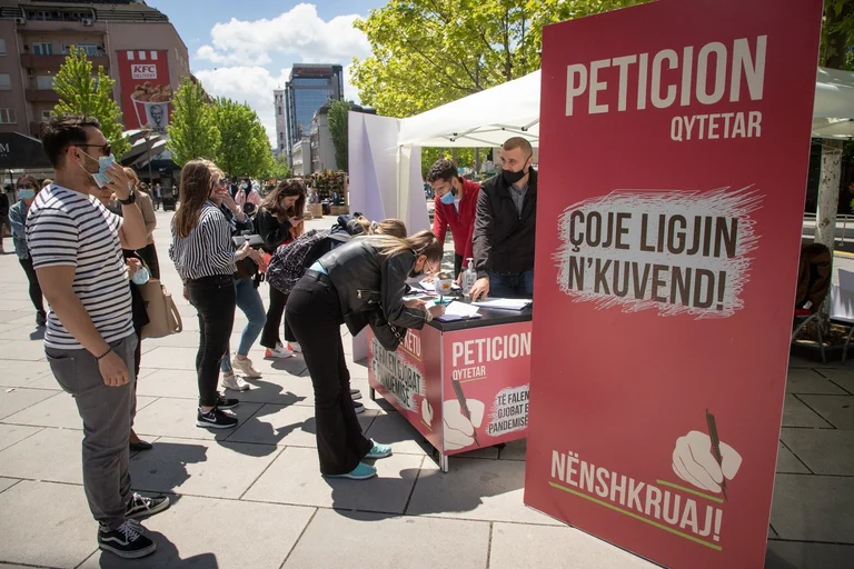 PSD comienza la petición a fondo para el perdón de multas pandémicas