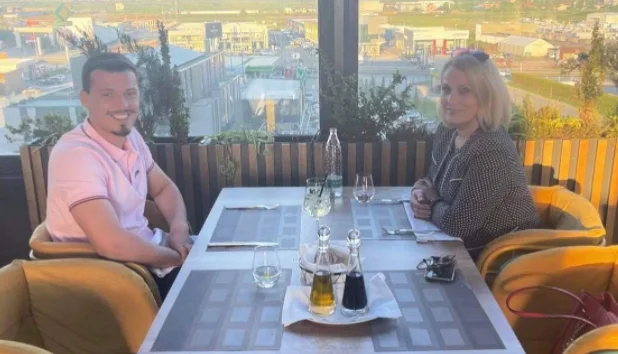 Andrew Thaci publica una foto con su madre: Bendito cada momento a su lado