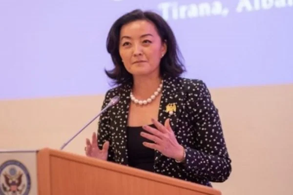 embajador de Estados Unidos después del anuncio de Sali Berisha: Albania