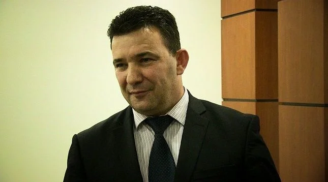 Haxhi Shala ndërron mendje, e voton Qeverinë pas një vizite që thotë se e pati mbrëmë