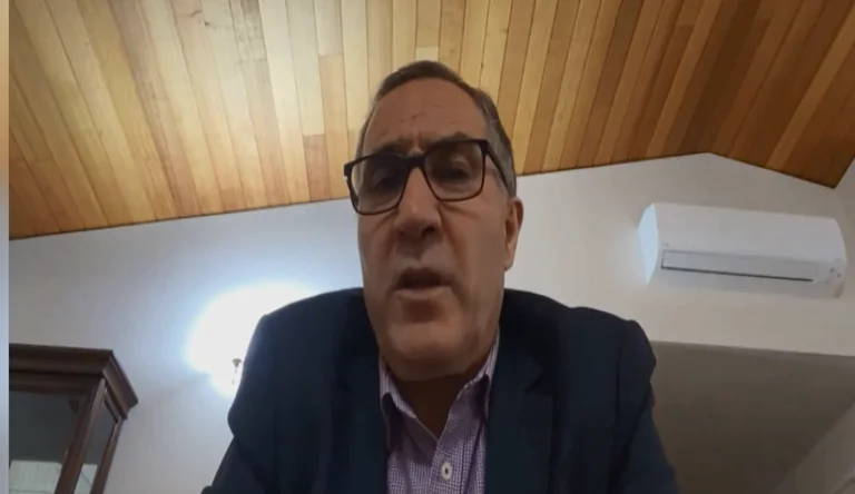 Ambassadeur téléchargé à Auschwitz: décision injuste, j'ai été suspendu en deux