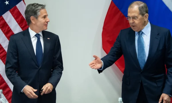Triff Blinken und Lavrov: Wir haben ernste Unterschiede.