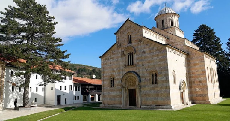 CUINTURE: Government Kurti respect Constitutional decision on Decani Monastery