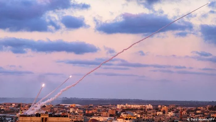 La guerra se intensifica: cohetes Israel incluso en el Líbano