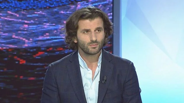Analyst Kraki ataca a Estados Unidos duro después de anunciar Sali Berisha