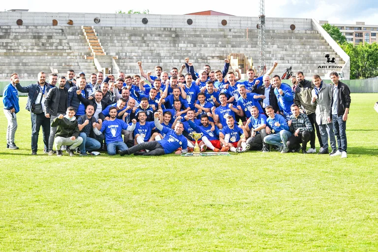 Spettacolare: Tre giocatori di calcio Malisheva invitati al Kosovo National