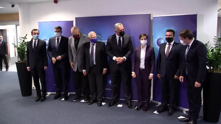 Vue depuis l'attente du dîner à Bruxelles (VIDEO)