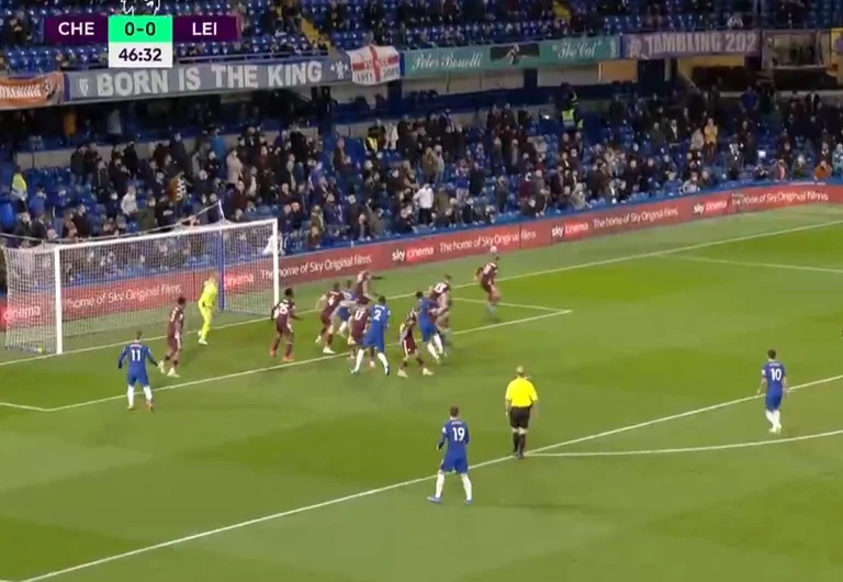 Chelsea finalmente scuote Leicester nella partita di quattro palle vitale.
