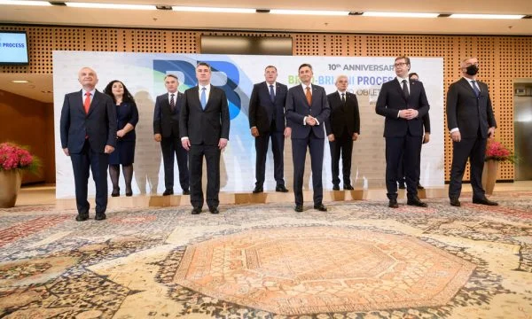 C'est pourquoi Vjosa Osmani a laissé les dirigeants des Balkans à Brdo-Briun
