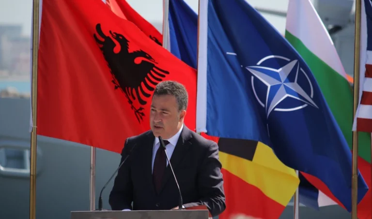 Albaniens Verteidigungsminister besucht Kosovo heute