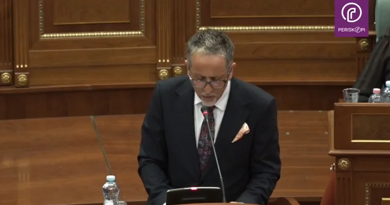El año habla de vacunas como )donaciones: En 50 días hemos hecho más que el Gobierno Hoti durante cinco meses.