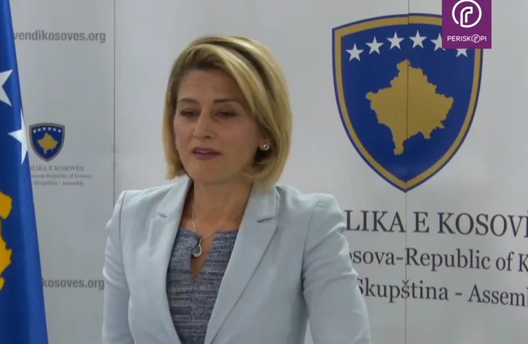 “us offended”: Mimoza Kusari spricht nach dem PDK-Vorstand