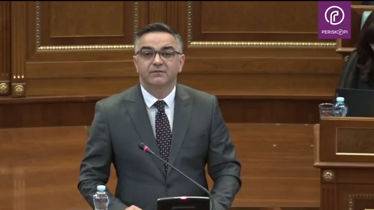 Tahiri: Albin Kurtis Regierung hat sich dem zivilen Glauben ergeben. Das ist ein Regierungsprogramm.
