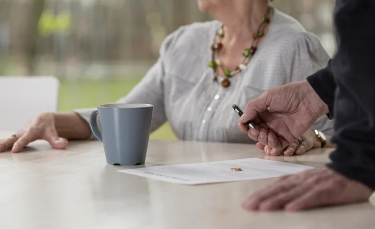 Le cause più comuni di divorzio per le coppie più vecchie