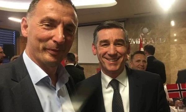 Selmanaj publikon foto me Veselin: Fushata denigruese ndaj atyre në Speciale do të përfundojë me turp