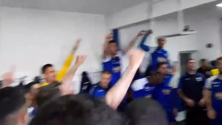 Bild vom Pristina Urlaub im Strip Store nach dem ersten Triumph in Superlea nach sieben Jahren