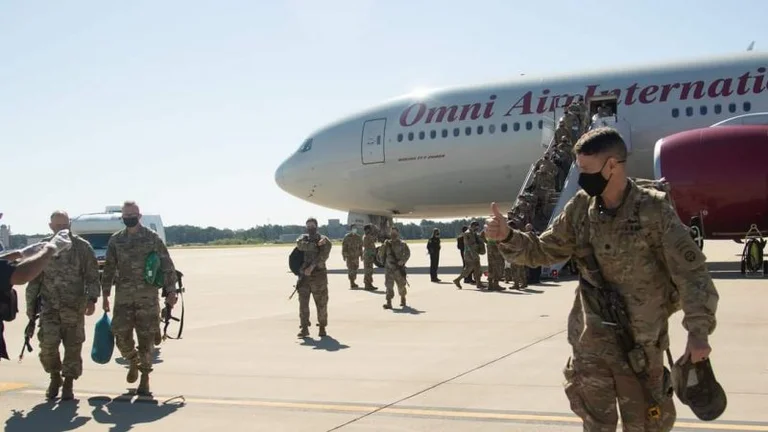 Defender 21л American General: Grazie per la vostra ospitalità, Albania. Siamo qui per allenarci con i nostri alleati.