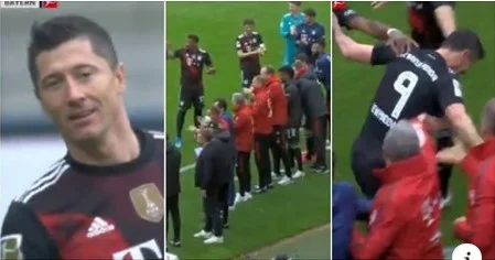 Lewandowski accepted the Honour guard at 26th minute after evening the Gerd Mueller record in Bundesliga