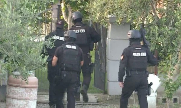 opinión del policía RENEA compartiendo cocaína