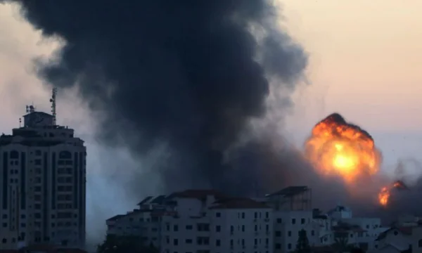Die Bombenanschläge in Gaza gehen weiter, die Todesstrafe erhöht