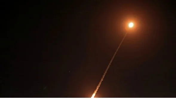 Nach Palästina und Libanon, Kämpfer aus einem anderen Land Rakete nach Israel