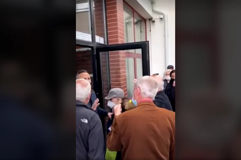 “Don't push my father,”: Verbal clashes between police and family members of the elderly at “1 October”