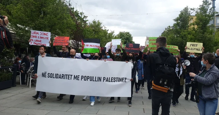 Protest a Pristina: Libertà per la Palestina, non toccare al-Axis (Foto, Video)