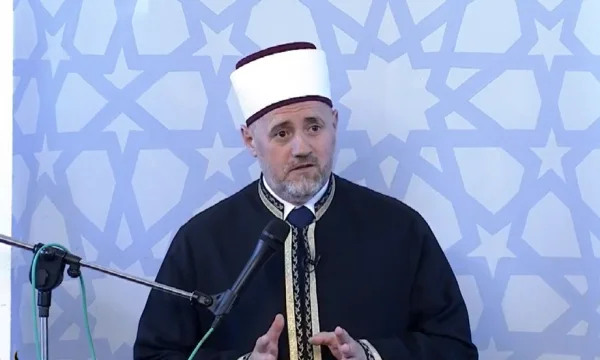 Presidente della Comunità Islamica a Pec: Non abbracciatevi, vegliate a vicenda.