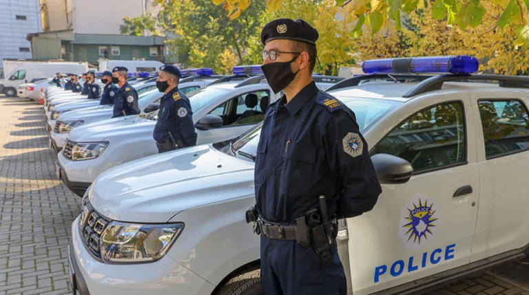 Kosovars visita hoy y se desean mutuamente: ¿Cuál es el plan policial para respetar las medidas?