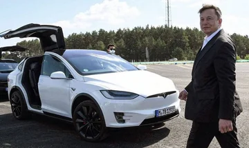 Elon Musk: Los automóviles de Tesla no se pueden comprar con Bitcoi