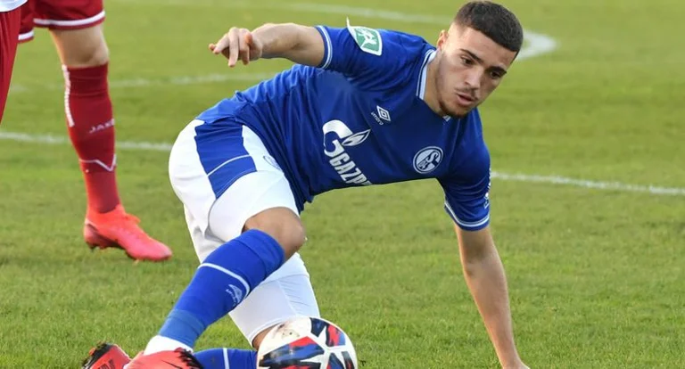 Kosovar debuttante con Schalken in Bundesligle, lodato da questa nota