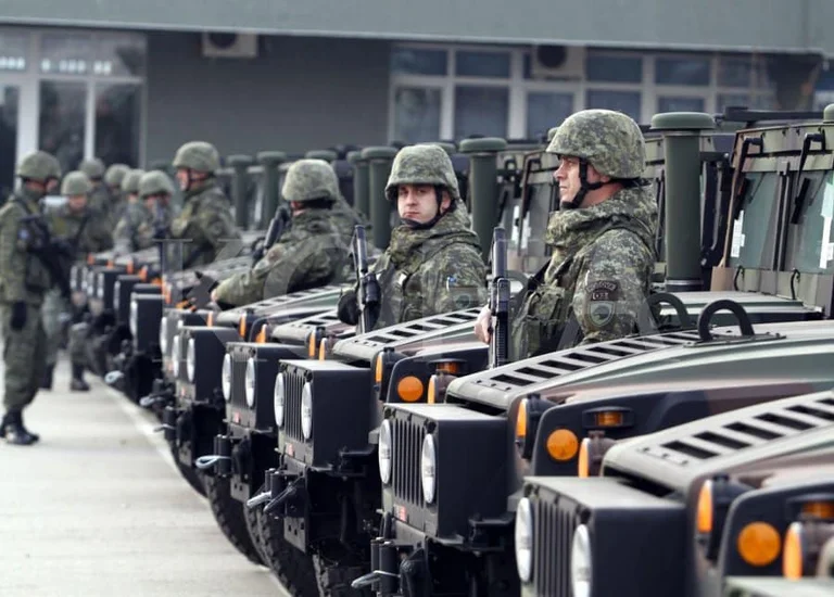 Daut Haradinaj, Ministro de Defensa: Los coches con los que vas a la costa, estás parando a los generales del ejército.