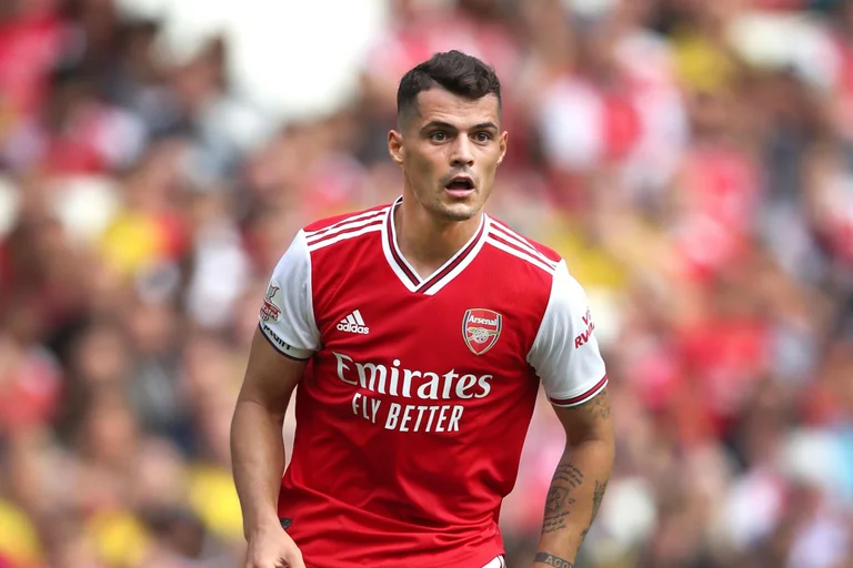 Massive escape: Reports say 5 Arsenal players and Jaka éazil are looking for him.